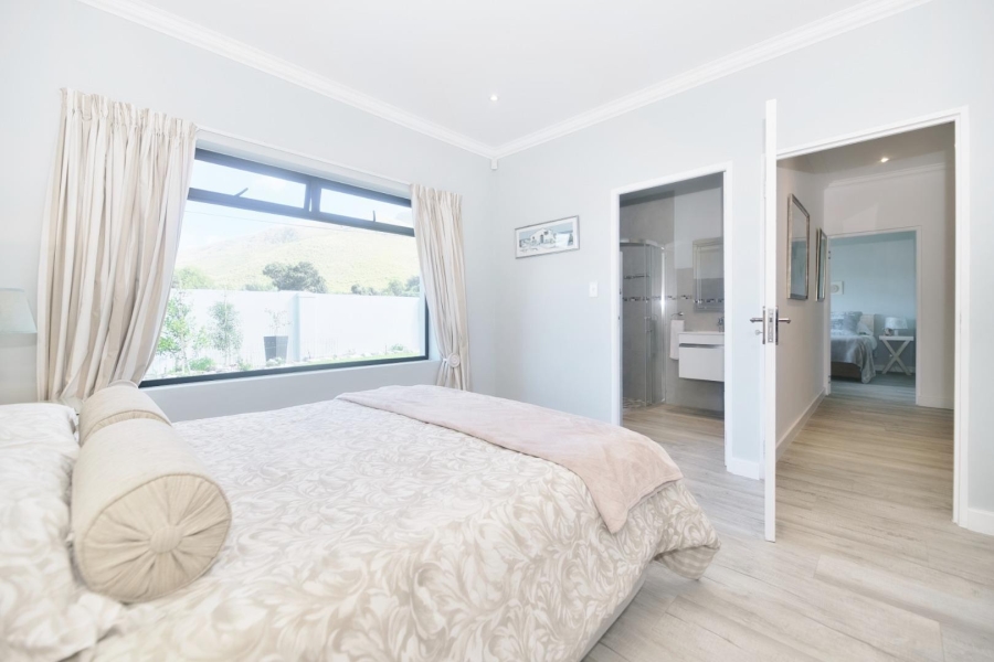 To Let 3 Bedroom Property for Rent in Northcliff Western Cape